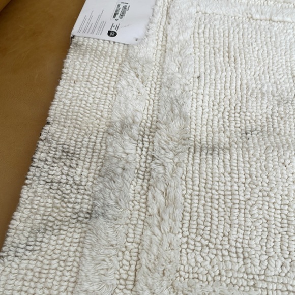 HOTLE COLLECTION Cotton Reversible 21" x 33" Bath Rug - Picture 5 of 8